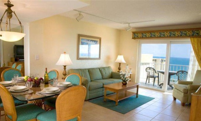 Birch Park Finger Streets Condo | "2" 1bed 1 bath condo 1 block off beach sleeps 6