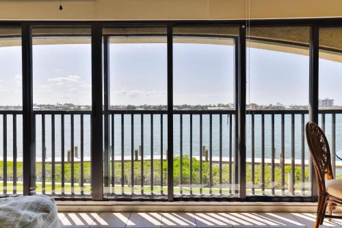 Bouchelles Island Apartment | 2-2 Riverfront Condo At Bouchelle Island