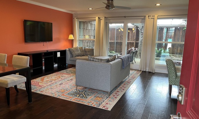 Barton Hills Apartment | 2/2 Walk to Barton Springs and Zilker Park!