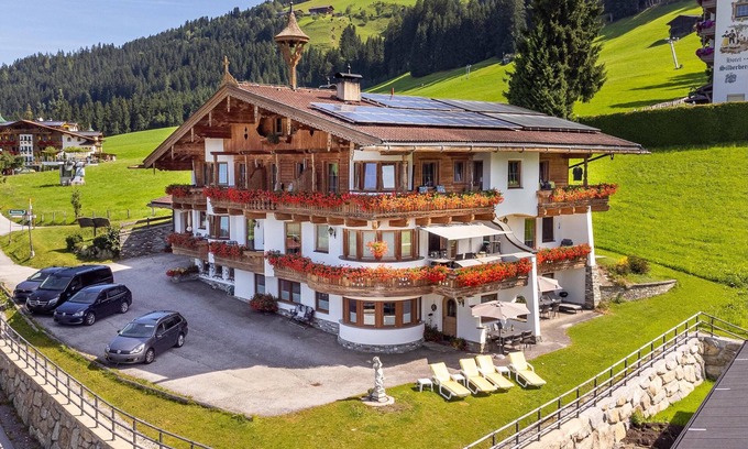 Muhlthal Apartment | 2 Apartments, Sauna & ski bus at the door