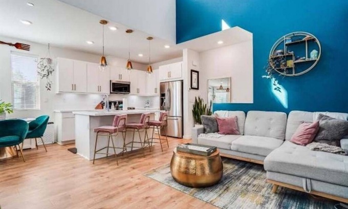 Southwestern Sacramento House | 2 B/2B House-Town Condo with Garage/Gym and Rooftop Outdoor Patio!