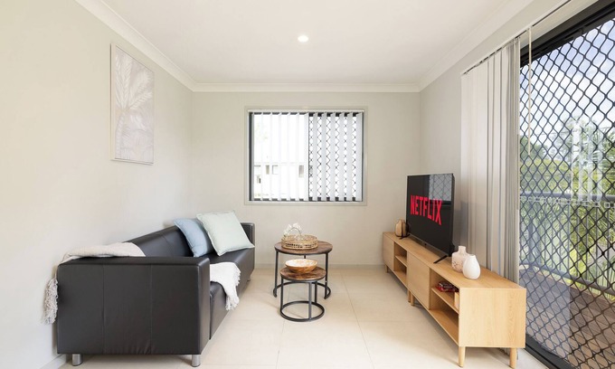 Rocklea Apartment | 2 Bdr Apt! Next to Park! GST Credits! 373B2