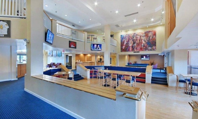 Palo Verde Condo | 2 BDRM~ Varsity Clubs of America~ 2 KING BEDS/JETTED TUB/2 BATHS/OUTDOOR POOL