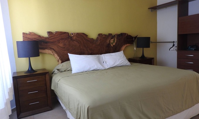 Las Jarretaderas House | 2 bedrooms + studio, 2.5 bathroom,