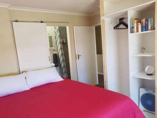 Bergvliet Apartment | 2 Bed Apartment, King XL Bed, Dining&Office Space