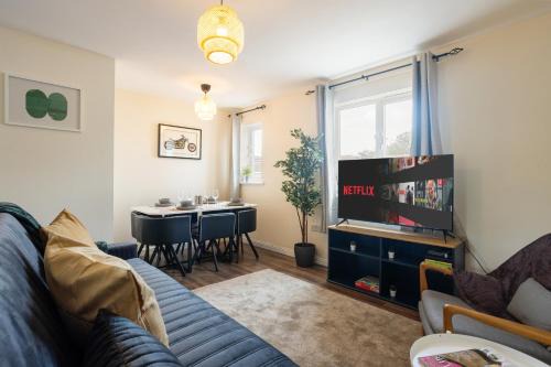 Custom House Apartment | 2-bed -Free parking- Excel - Canning Town- Canary Wharf