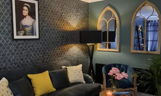 Perth House | 2 Bed House - Sleeps 4 - Garden Parking Wifi