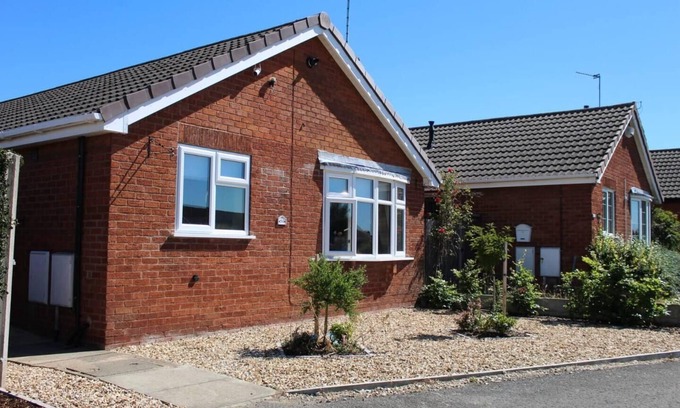 Dukeries Mill House | 2 Bed House - Sleeps 4 - Pets - Garden - Parking