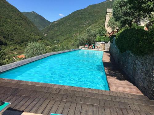 Colletta House | 2 Bed House Sleeps 5 - Terrace - Communal Pool