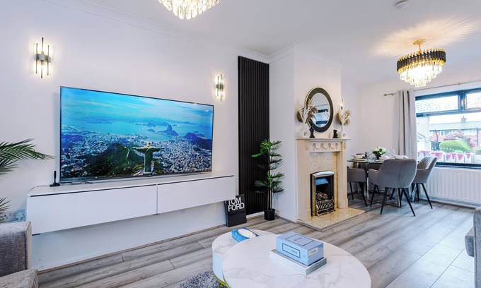 St Helens House | 2 Bed House | St Helens | Near Liverpool | Smart TV | Games | Netflix