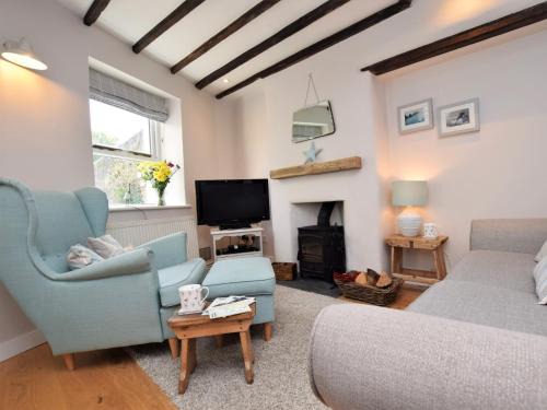 Appledore House | 2 Bed in Appledore DECKH