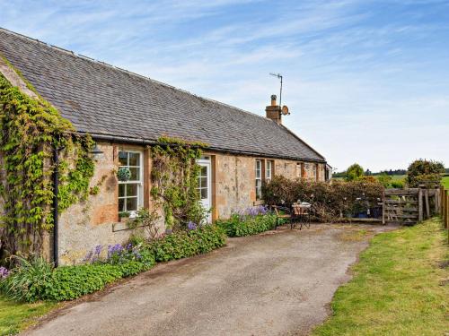Conon Bridge House | 2 Bed in Conon Bridge CA387