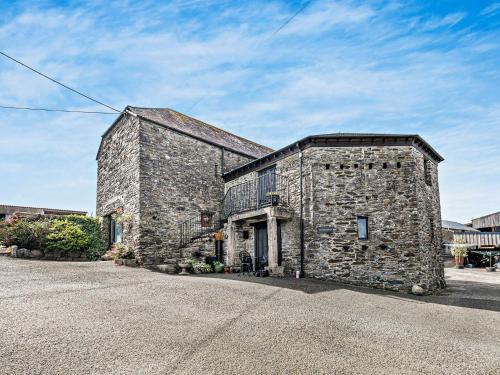 Liskeard House | 2 Bed in Looe TRERO