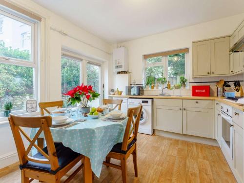 Ventnor House | 2 Bed in Ventnor 86509