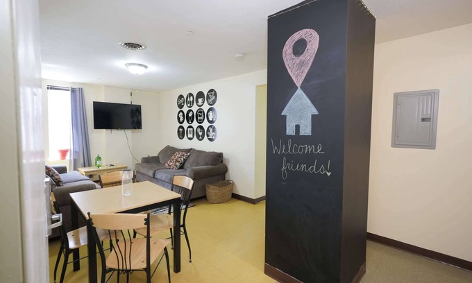 Downtown Pittsburgh Apartment | 2 Bedroom 2 Bath | City Views!