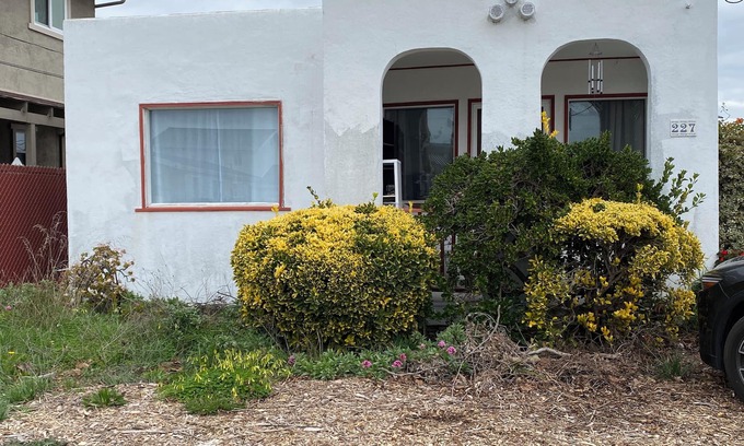 Alameda House | 2 bedroom 2 bath house in Alameda with free parking