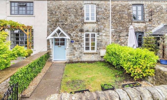 Vale of Glamorgan Cottage | 2 bedroom accommodation in Llantwit Major