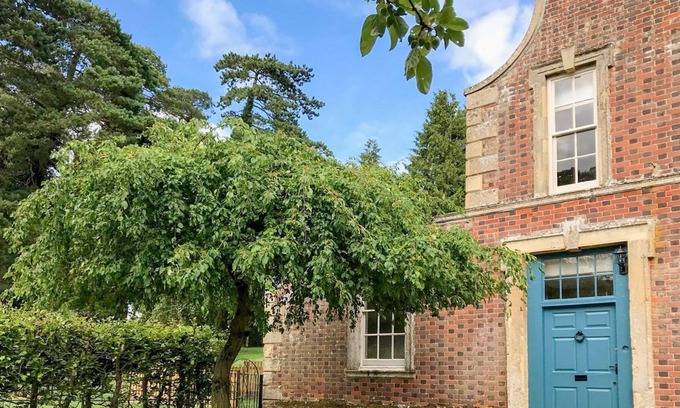 North Marston Cottage | 2 bedroom accommodation in Middle Claydon, near Buckingham