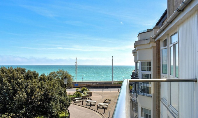 Bognor Regis Cottage | 2 bedroom accommodation in Bognor Regis