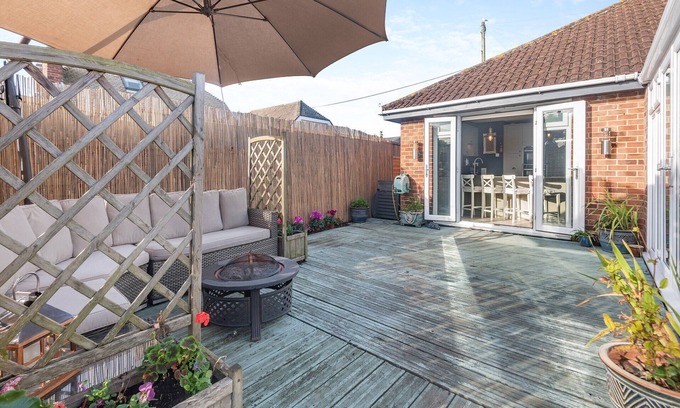 South Hayling Cottage | 2 bedroom accommodation in Hayling Island