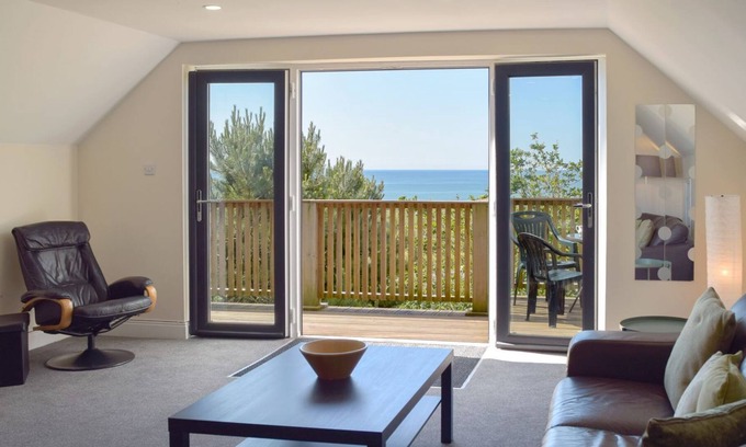 Pendine Cottage | 2 bedroom accommodation in Pendine, Laugharne