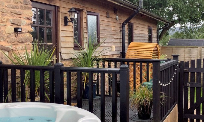 Neenton Cottage | 2 bedroom accommodation in Neenton, near Bridgnorth