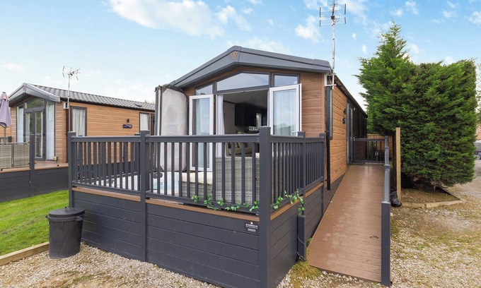 Congleton Ski Chalet | 2 bedroom accommodation in Eaton, Congleton