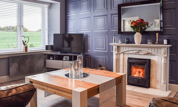 Kirkcaldy Cottage | 2 bedroom accommodation in Cluny, near Kirkcaldy