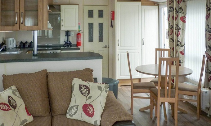 Towyn House | 2 bedroom accommodation in Towyn, Conwy