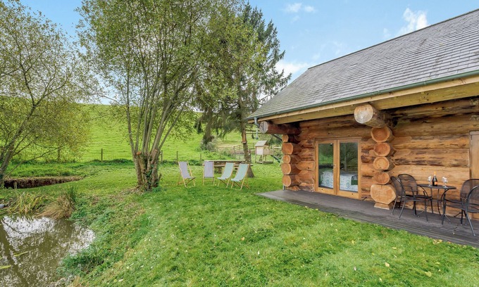 Crediton Cottage | 2 bedroom accommodation in Hollacombe, near Crediton