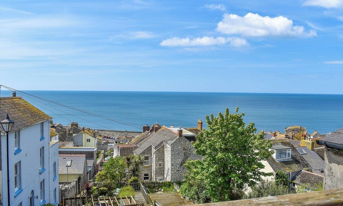 Portland Cottage | 2 bedroom accommodation in Fortuneswell, Portland
