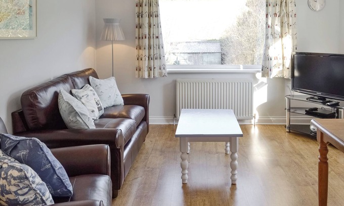 Bridport Cottage | 2 bedroom accommodation in Bothenhampton, near Bridport