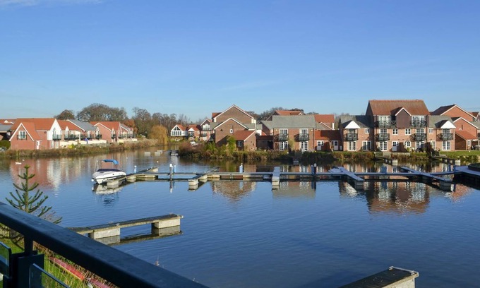 Lincoln Cottage | 2 bedroom accommodation in Burton Waters, near Lincoln