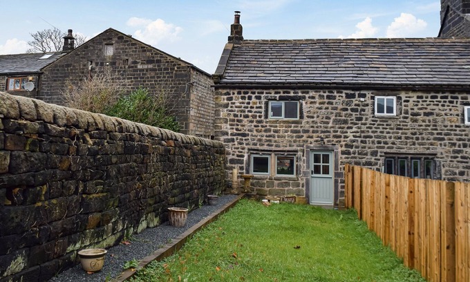 Todmorden Cottage | 2 bedroom accommodation in Todmorden