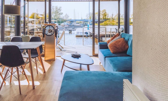 Municipality of Uitgeest Boat Rental | 2 bedroom accommodation in Uitgeest