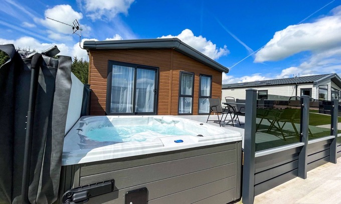 Annan Cabin | 2 bedroom accommodation in Annan