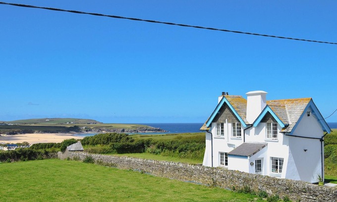 Padstow Cottage | 2 bedroom accommodation in Harlyn Bay, near Padstow