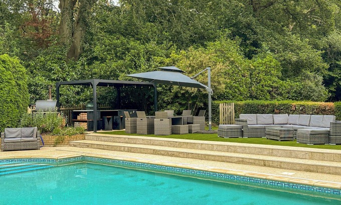 Farnham Common Cottage | 2 bedroom accommodation in Farnham Common, near Beaconsfield