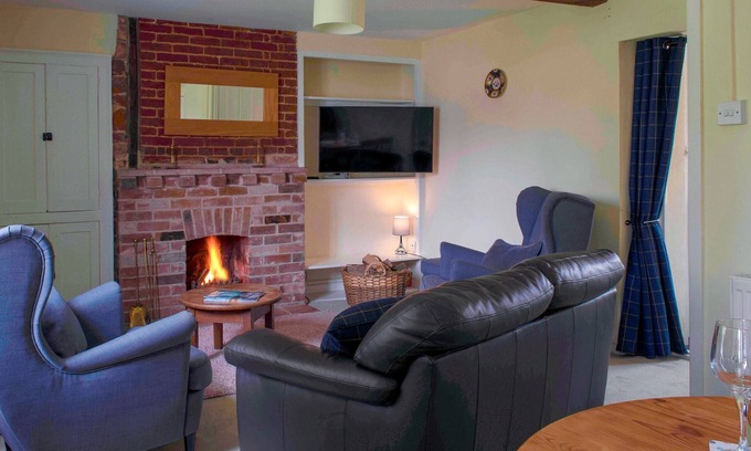 Langham Cottage | 2 bedroom accommodation in Langham, near Holt