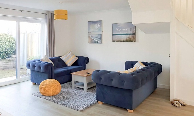 Lake Cottage | 2 bedroom accommodation in Lake, near Sandown