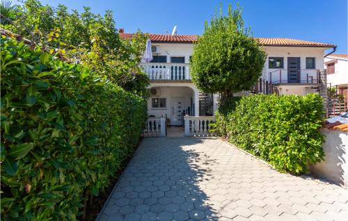 Malinska-Dubasnica Apartment | 2 Bedroom Amazing Apartment In Malinska