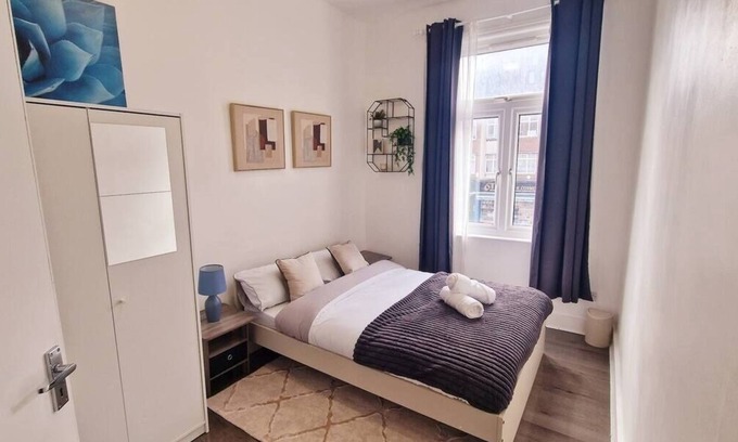 Canning Town North Apartment | 2 Bedroom Apartment | 2 Beds | Canning Town