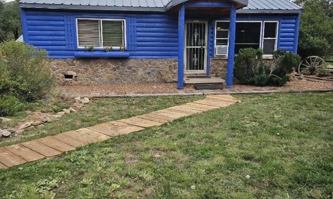 Deckers Cabin | 2 bedroom Cabin 199.00 per night