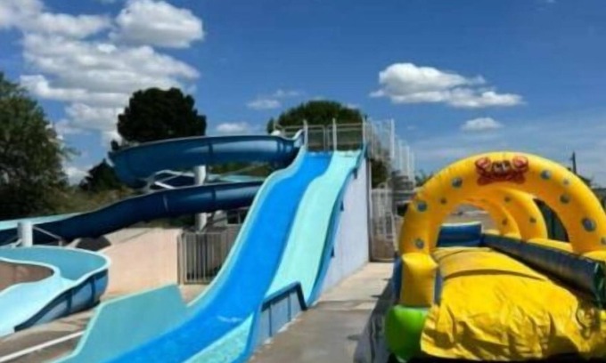 Lunel House | 2-bedroom camper van for 6 people