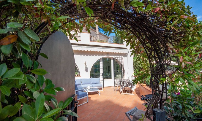 Cap-d'Antibes Apartment | 2 bedroom Cap d'Antibes with sauna and swimming pool