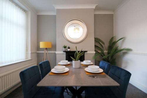 Lancaster House | 2 Bedroom Characterful House