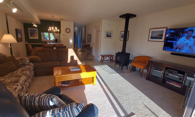 Cedar House | 2 Bedroom family condo, outside pool, 2 miles to Lake MI