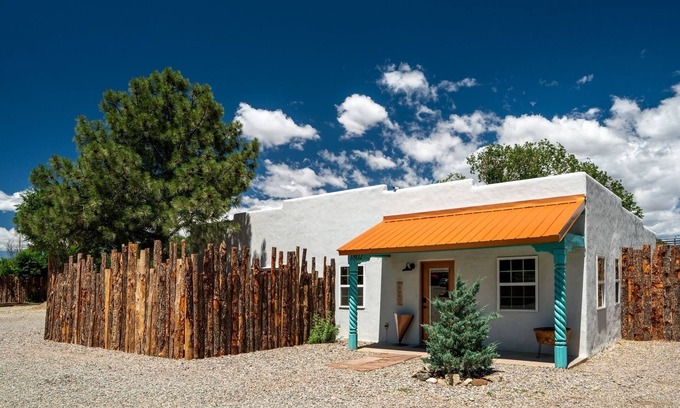 Taos Apartment | 2 Bedroom, full kitchen, private fenced patio with shared laundry and sauna on site.