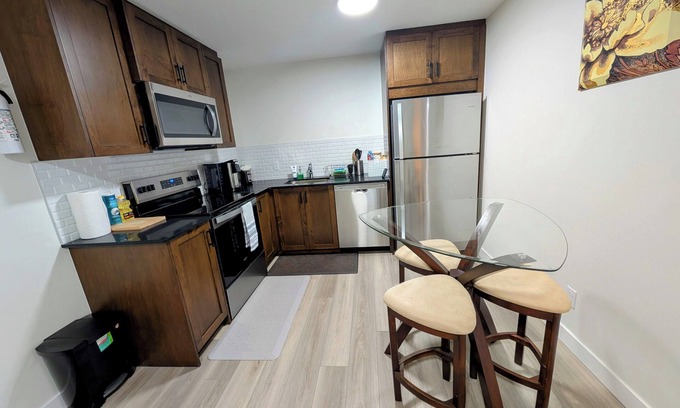 Southwest Calgary Apartment | 2-bedroom Guest Suite in SW Calgary with WiFi
