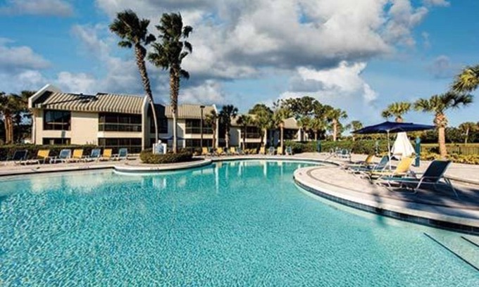 Florida Central Atlantic Coast Hotel | 2-bedroom hotel in gorgeous Orlando with fitness room, AC, Outdoor Pool, Kitchen
